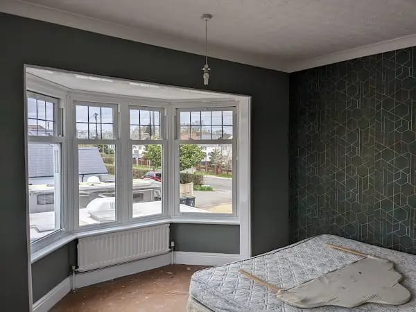 Painting in Bracknell, Berkshire Surrey Painters & Decorators